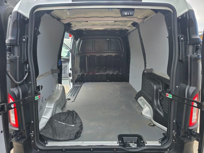 2025 Levc Vn5