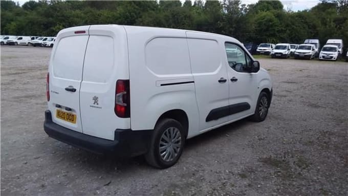 2025 Peugeot Partner