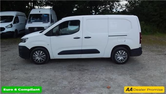 2025 Peugeot Partner