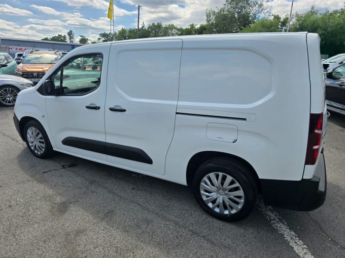2025 Peugeot Partner