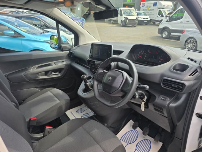 2025 Peugeot Partner