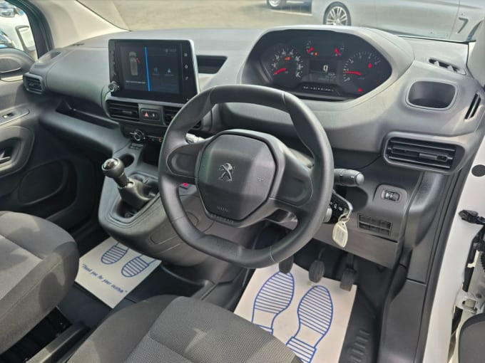 2025 Peugeot Partner