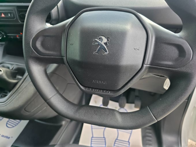 2025 Peugeot Partner