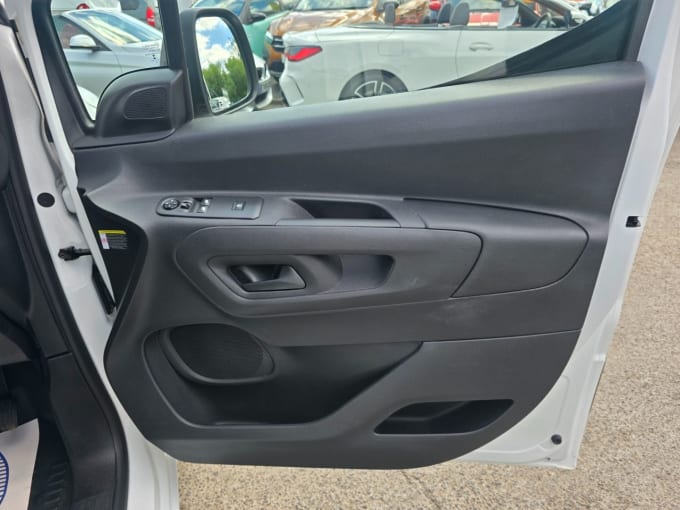 2025 Peugeot Partner