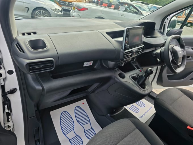 2025 Peugeot Partner