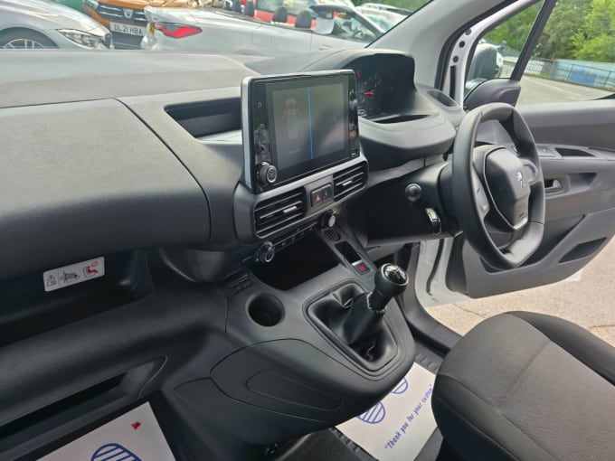 2025 Peugeot Partner