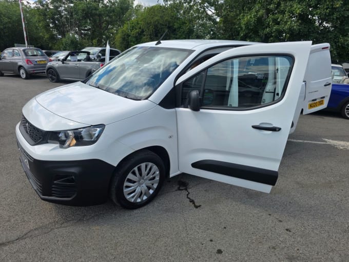 2025 Peugeot Partner