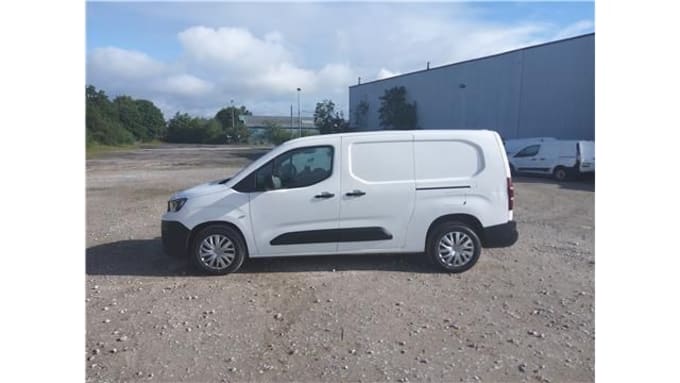 2025 Peugeot Partner
