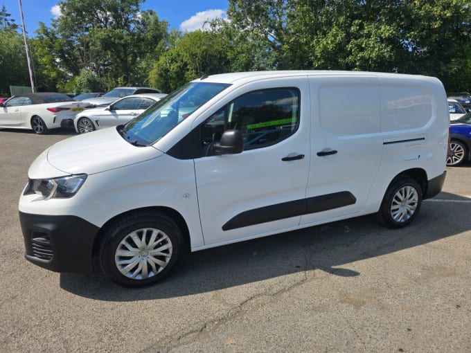 2025 Peugeot Partner
