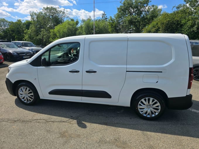 2025 Peugeot Partner