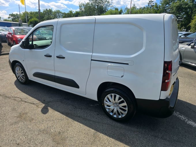 2025 Peugeot Partner
