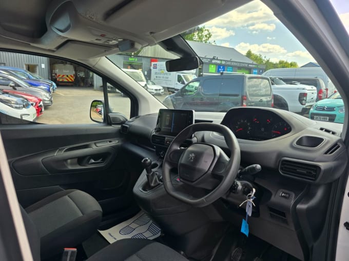 2025 Peugeot Partner