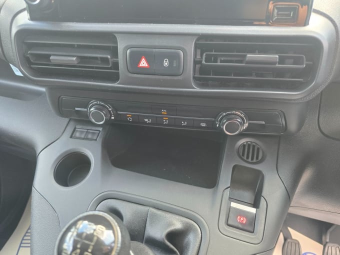 2025 Peugeot Partner
