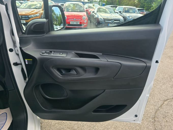 2025 Peugeot Partner
