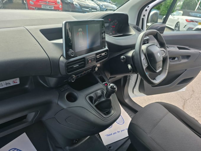 2025 Peugeot Partner
