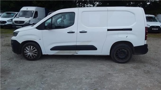 2025 Peugeot Partner