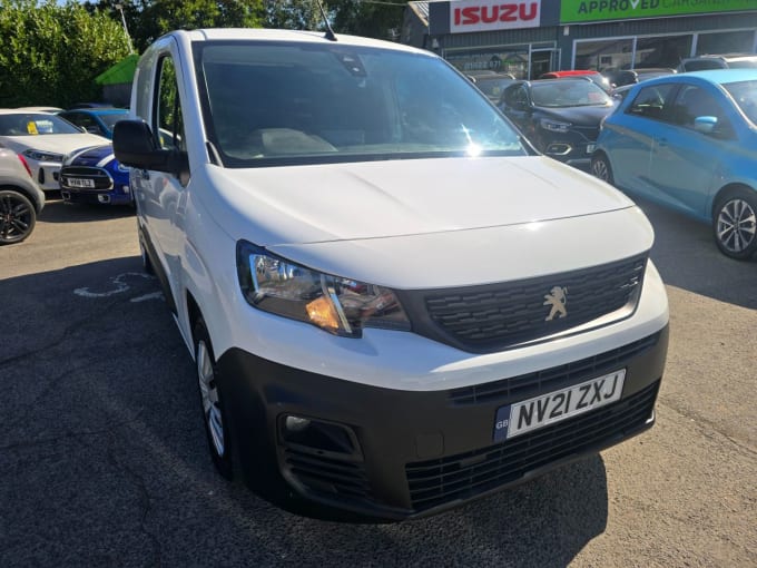 2025 Peugeot Partner
