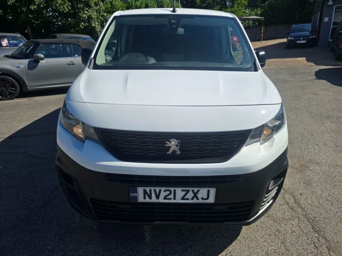 2025 Peugeot Partner