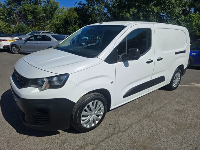 2025 Peugeot Partner