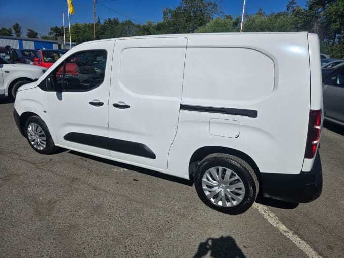 2025 Peugeot Partner