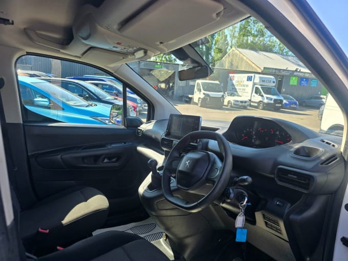 2025 Peugeot Partner