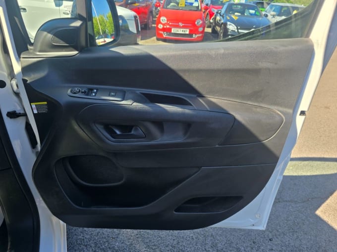 2025 Peugeot Partner