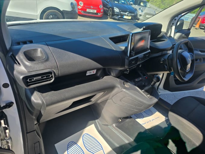 2025 Peugeot Partner