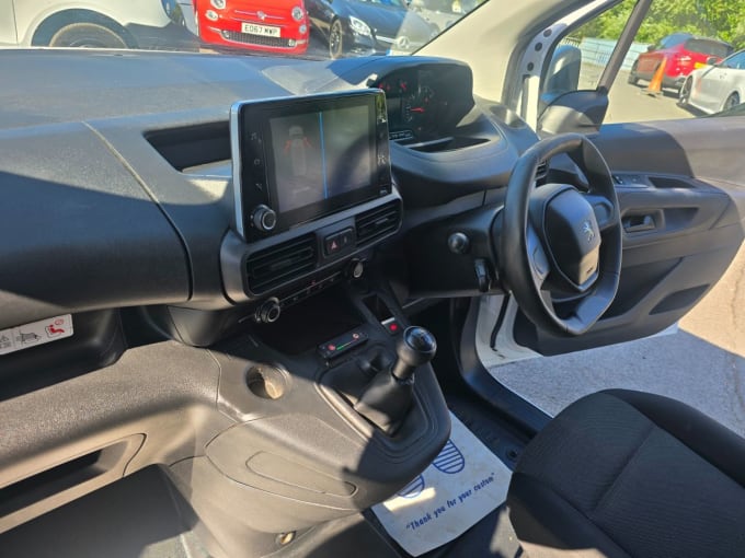 2025 Peugeot Partner