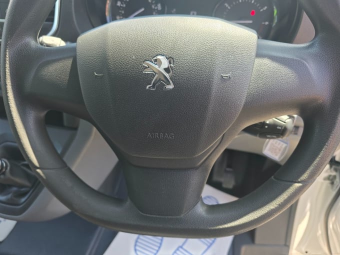 2025 Peugeot Expert