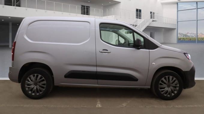 2025 Peugeot Partner