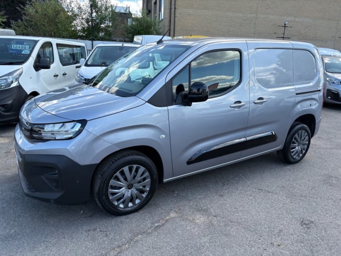 2025 Peugeot Partner