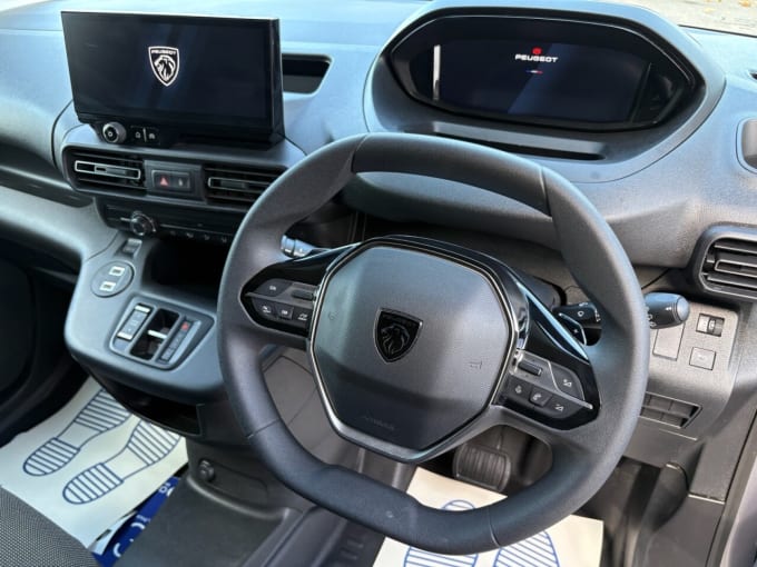 2025 Peugeot Partner