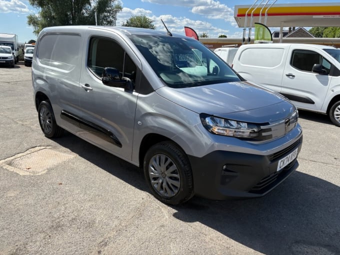 2025 Peugeot Partner