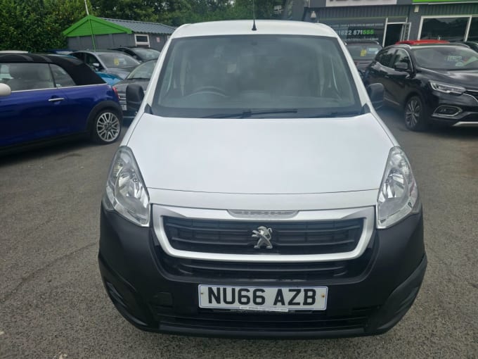 2025 Peugeot Partner