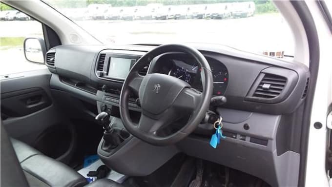 2025 Peugeot Expert