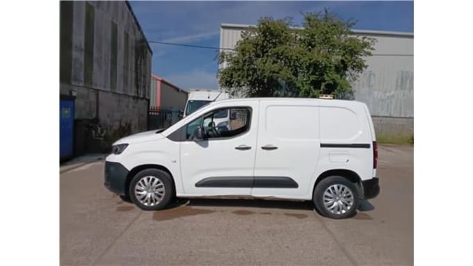 2025 Peugeot Partner