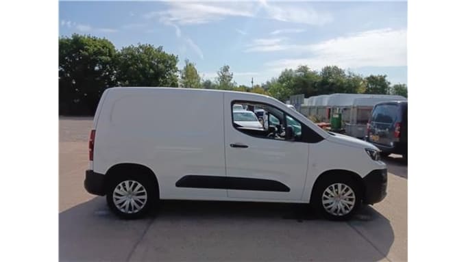 2025 Peugeot Partner