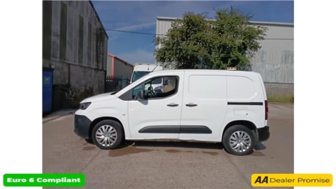 2025 Peugeot Partner