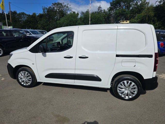 2025 Peugeot Partner