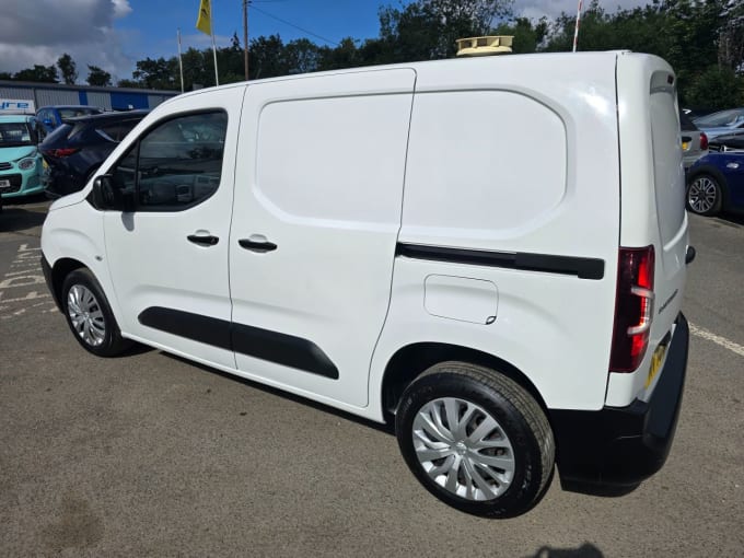 2025 Peugeot Partner