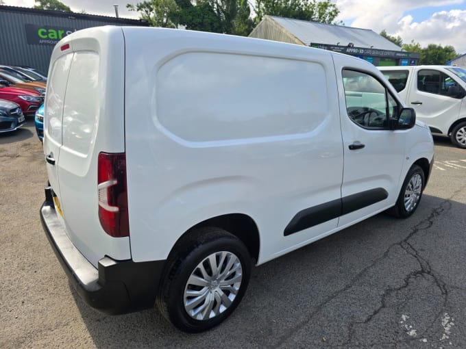 2025 Peugeot Partner