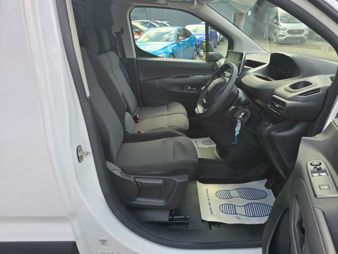 2025 Peugeot Partner