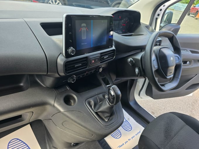 2025 Peugeot Partner