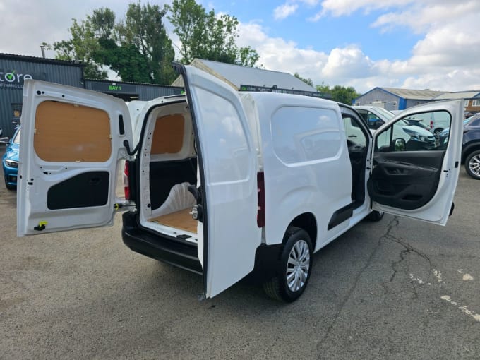 2025 Peugeot Partner