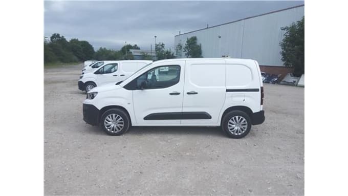 2025 Peugeot Partner