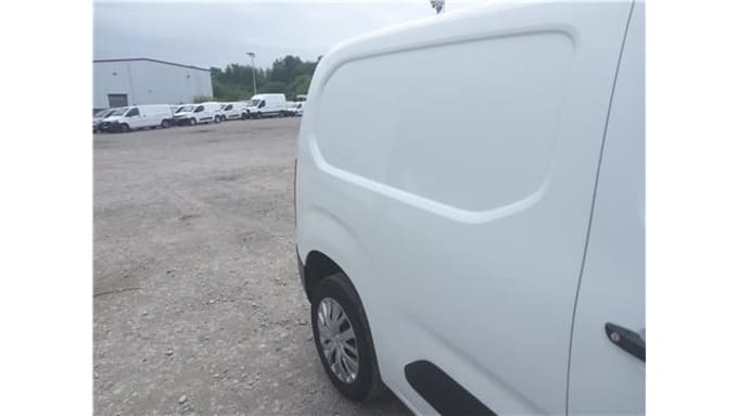 2025 Peugeot Partner