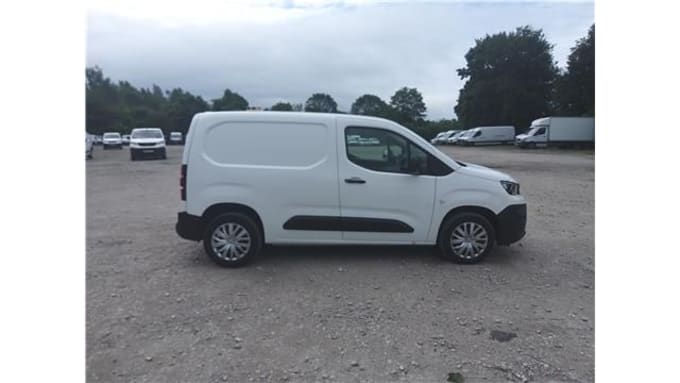 2025 Peugeot Partner