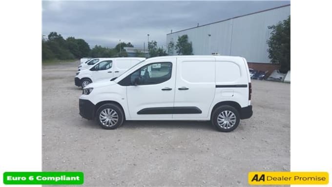 2025 Peugeot Partner