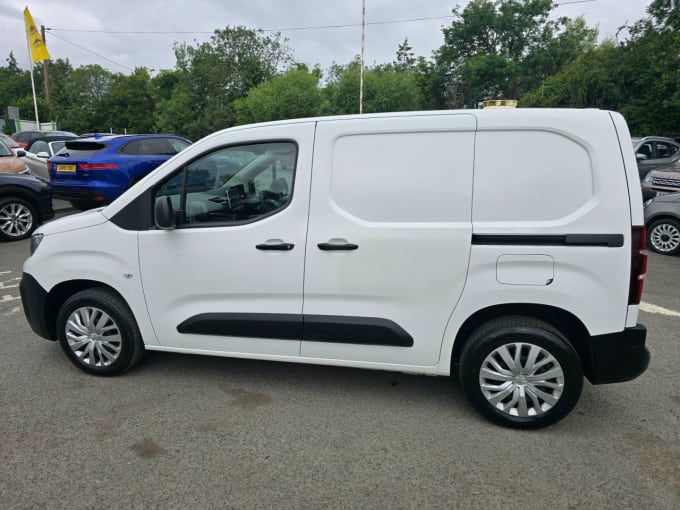2025 Peugeot Partner
