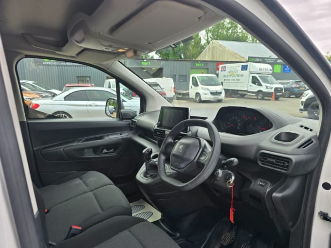 2025 Peugeot Partner